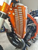 FM-PARTS OSŁONY CHŁODNICY (KRATKI) ALUMINIUM KTM/HUSQVARNA/GAS GAS '20-'25 TBI / TPI KOLOR CZARNY
